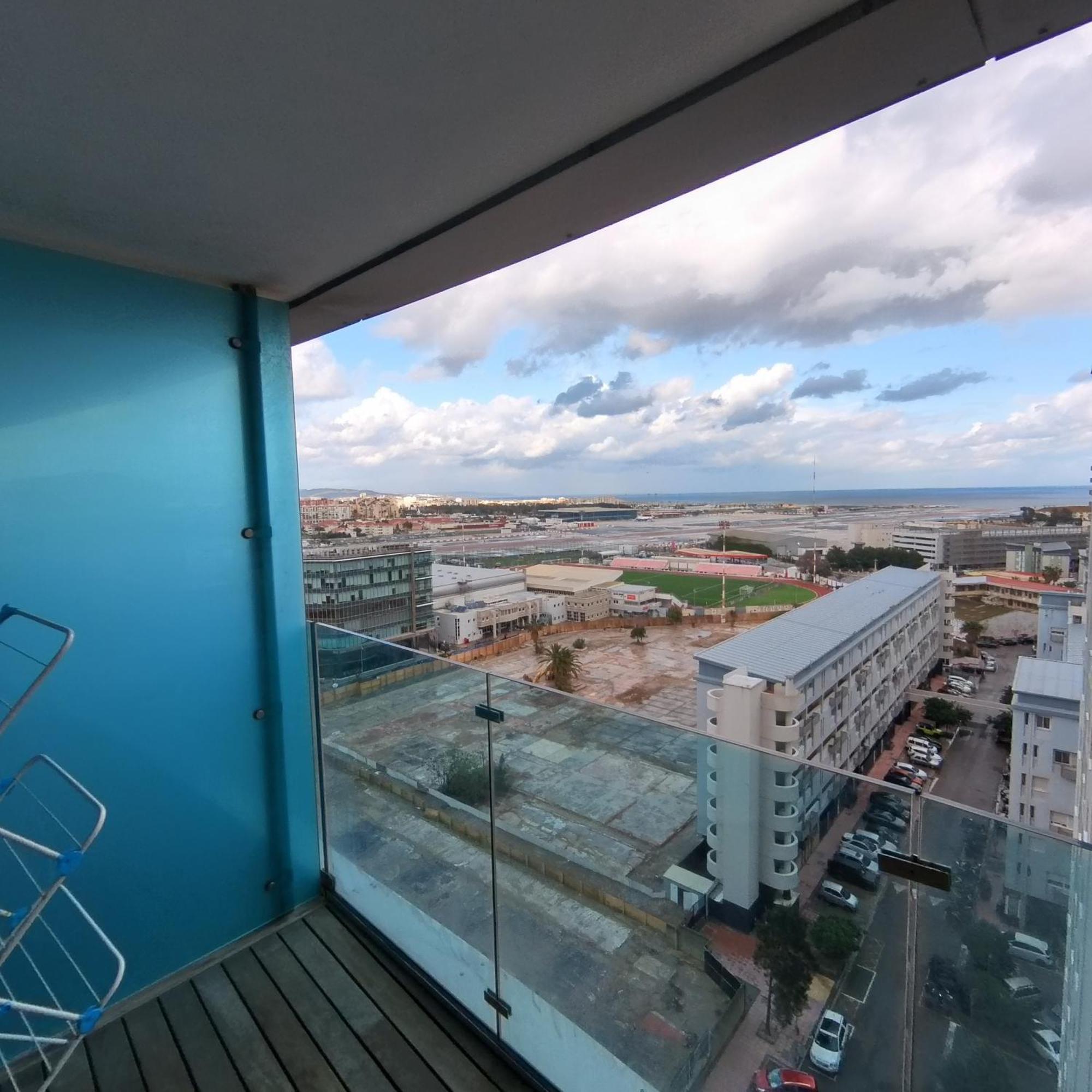 Ocean Spa Suite 11-Hosted By Sweetstay Gibraltar Exterior foto